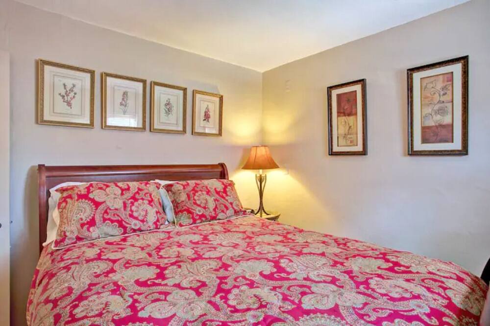 Photo of Bedroom in Jamestown