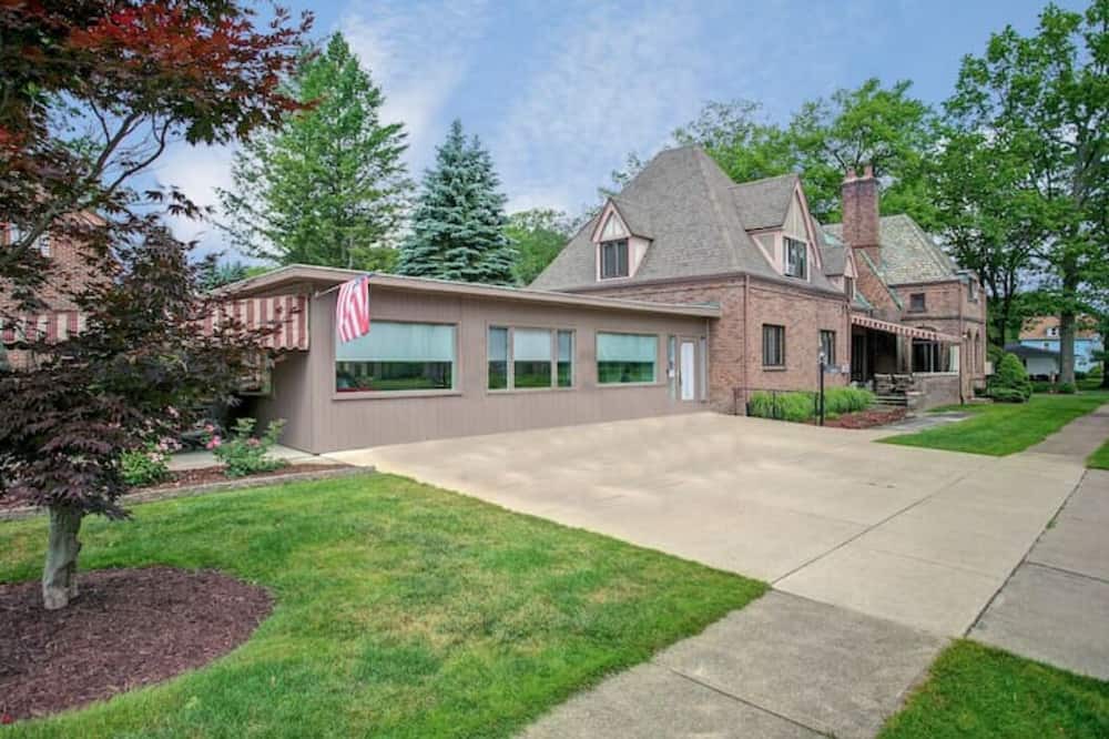 Photo of Outdoor in Jamestown