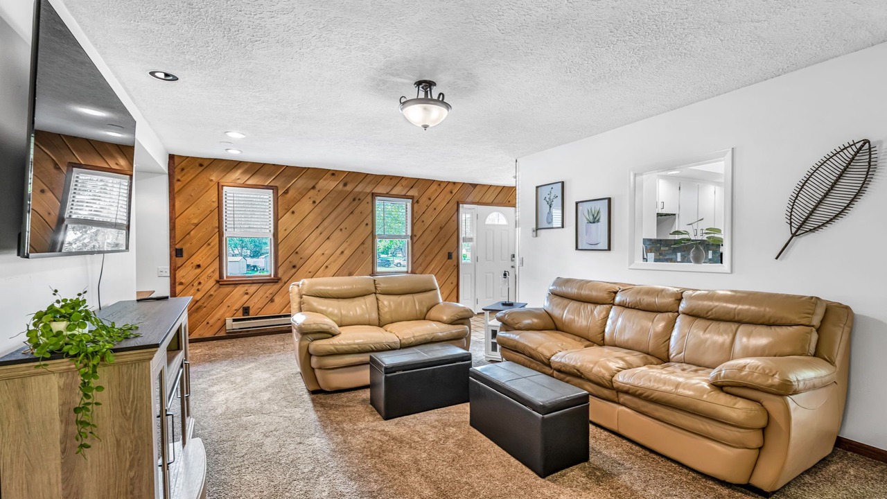 Photo of Livingroom in Amherst