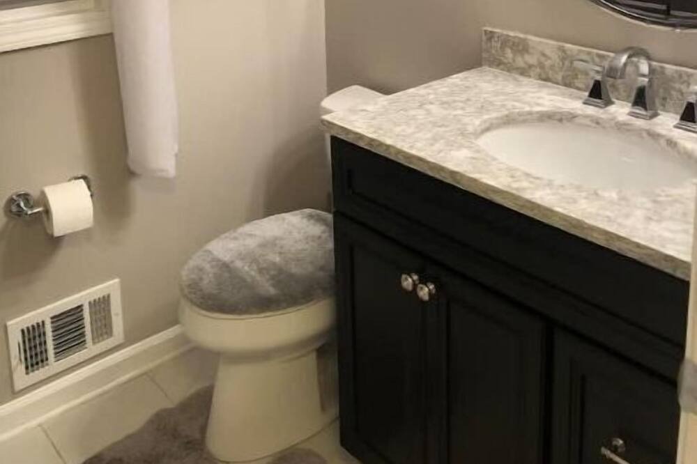 Photo of Bathroom in Gates-North Gates
