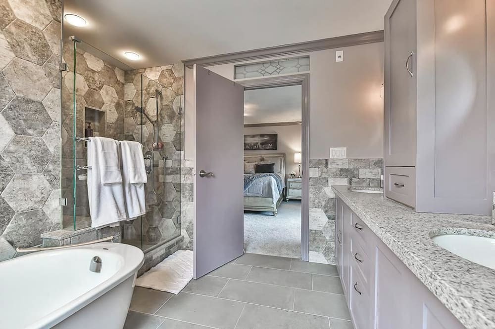 Photo of Bathroom in Maple Ridge