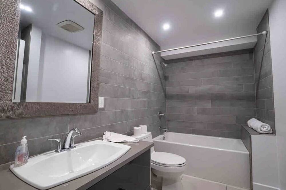 Photo of Bathroom in Cite Multimedia