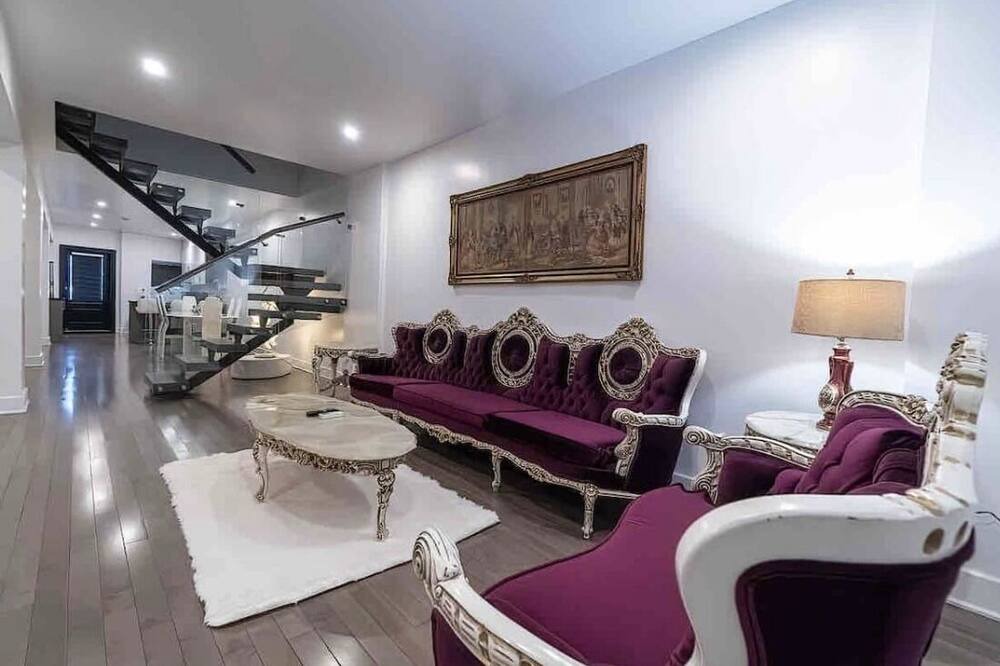 Photo of Livingroom in Cite Multimedia