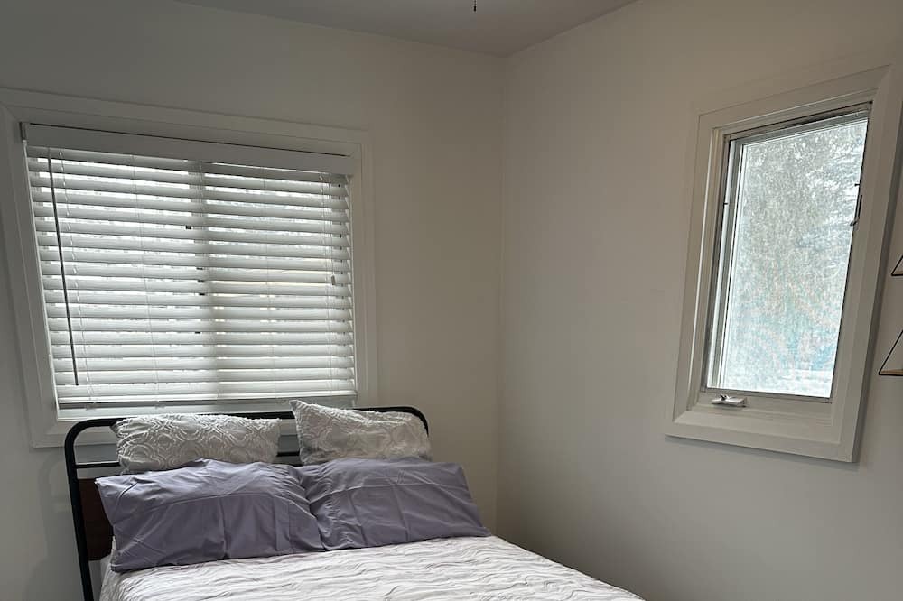 Photo of Bedroom in Adjala-Tosorontio