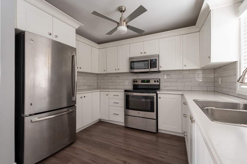 Photo of Kitchen in Adjala-Tosorontio