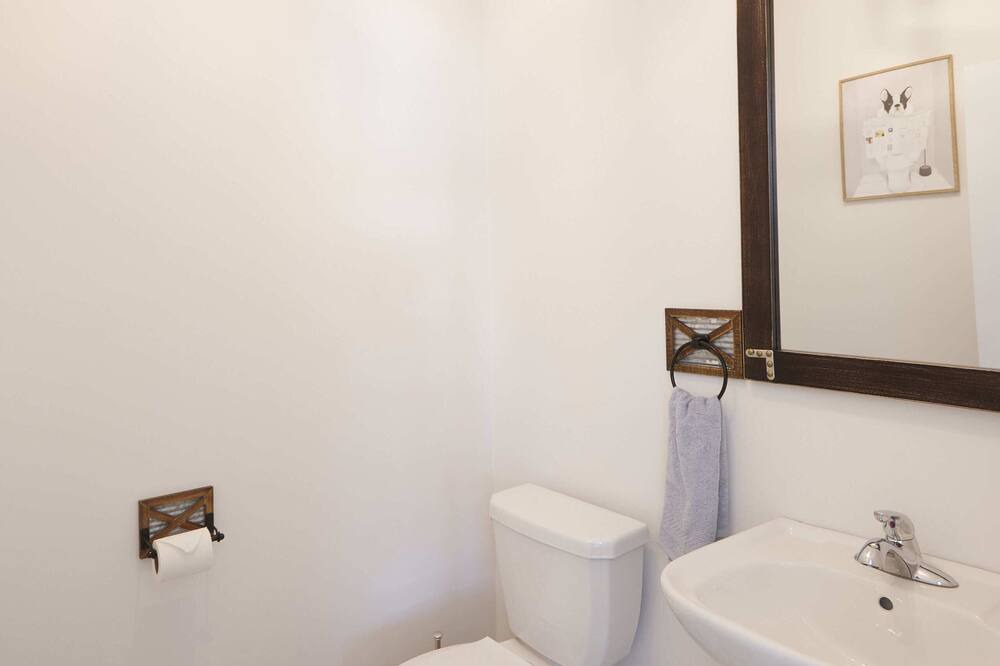 Photo of Bathroom in Oro-Medonte