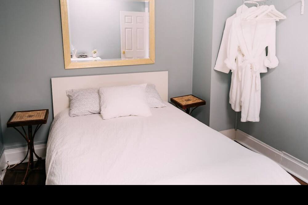 Photo of Bedroom in Midland