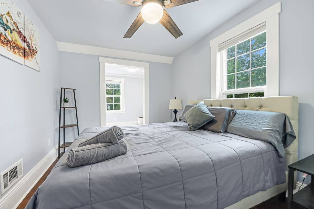 Photo of Bedroom in Willoughby