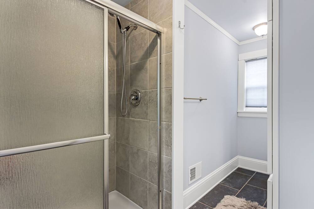 Photo of Bathroom in Willoughby