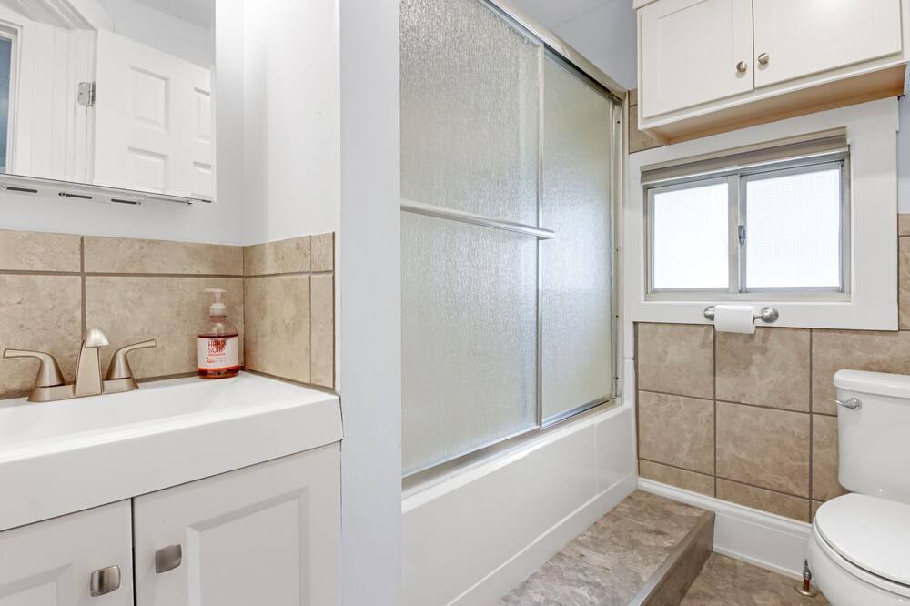 Photo of Bathroom in Willoughby