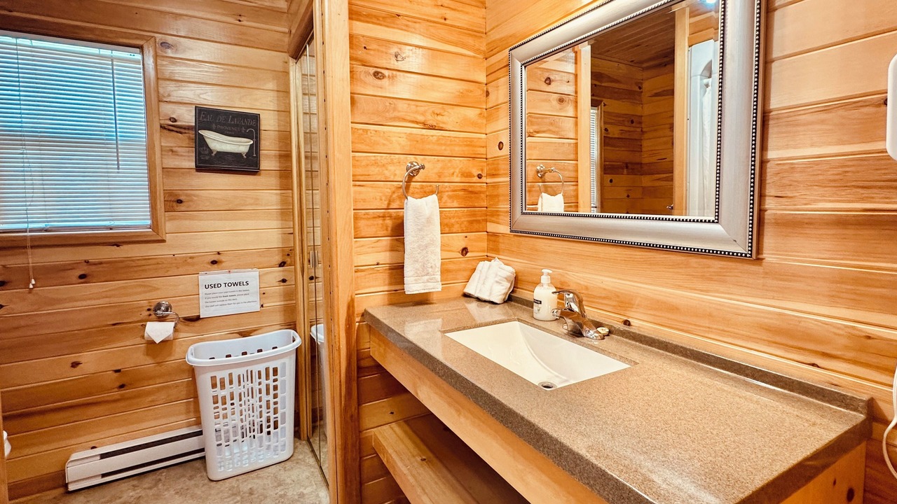 Photo of Bathroom in Green Gables