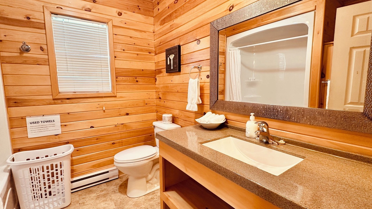 Photo of Bathroom in Green Gables