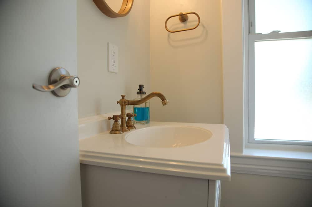 Photo of Bathroom in Lakewood