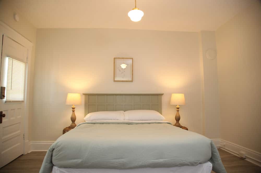 Photo of Bedroom in Lakewood