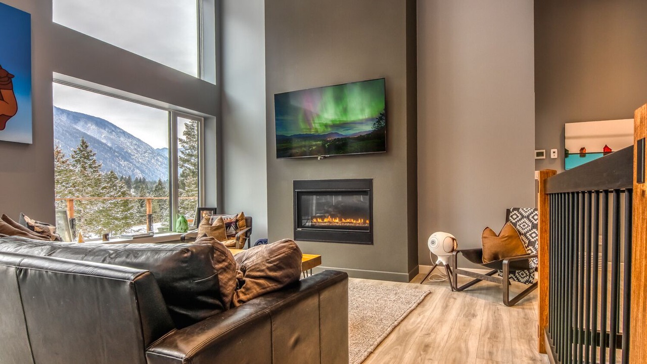 Photo of Livingroom in East Kootenay