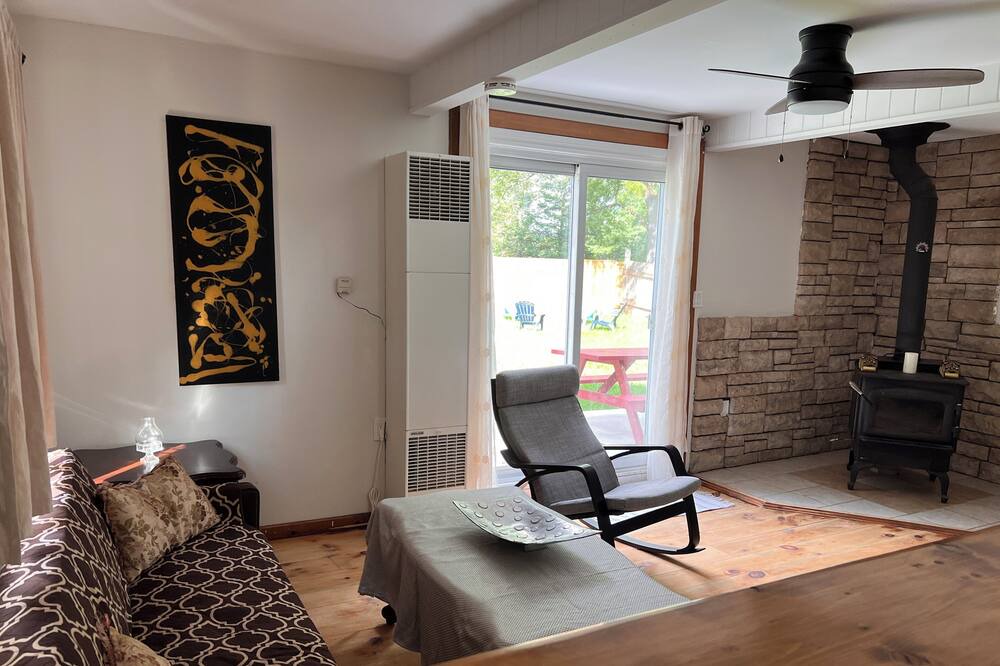 Photo of Livingroom in Oro-Medonte