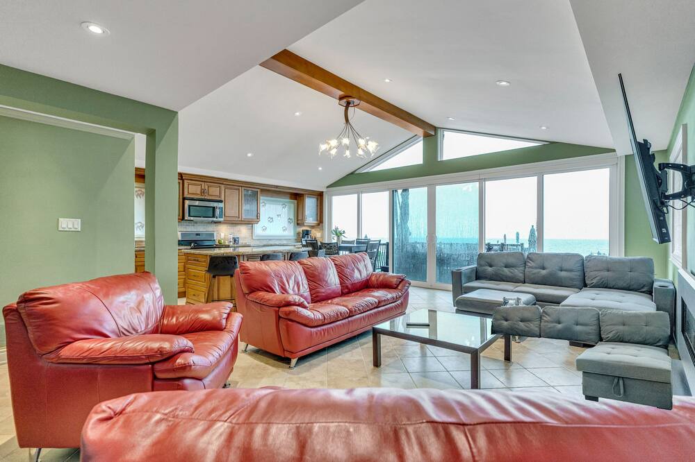 Photo of Livingroom in Innisfil