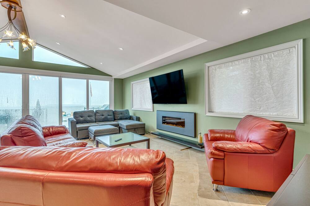 Photo of Livingroom in Innisfil