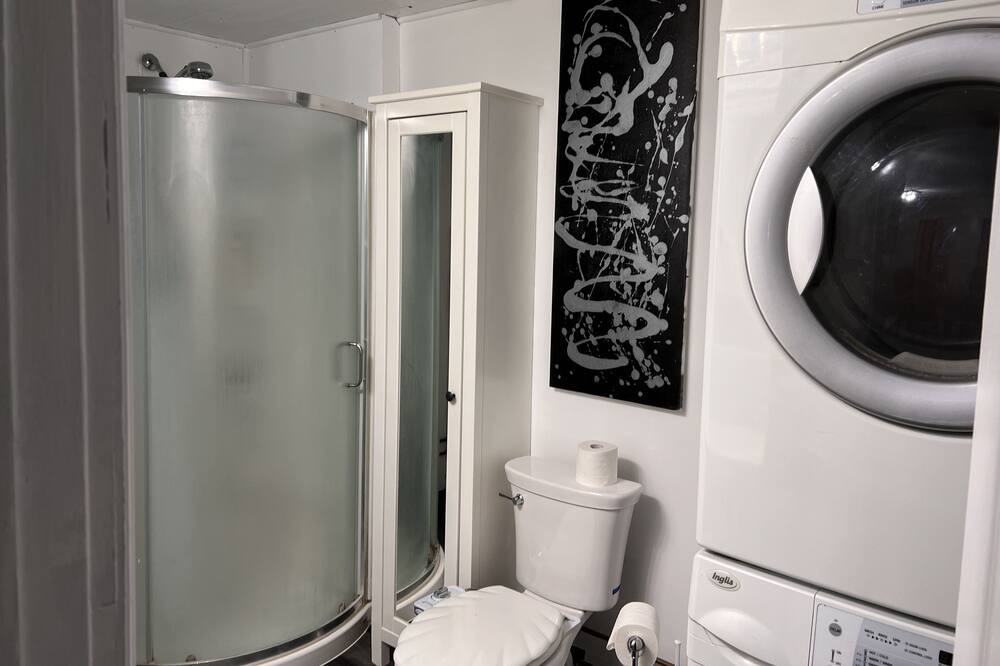 Photo of Bathroom in Oro-Medonte