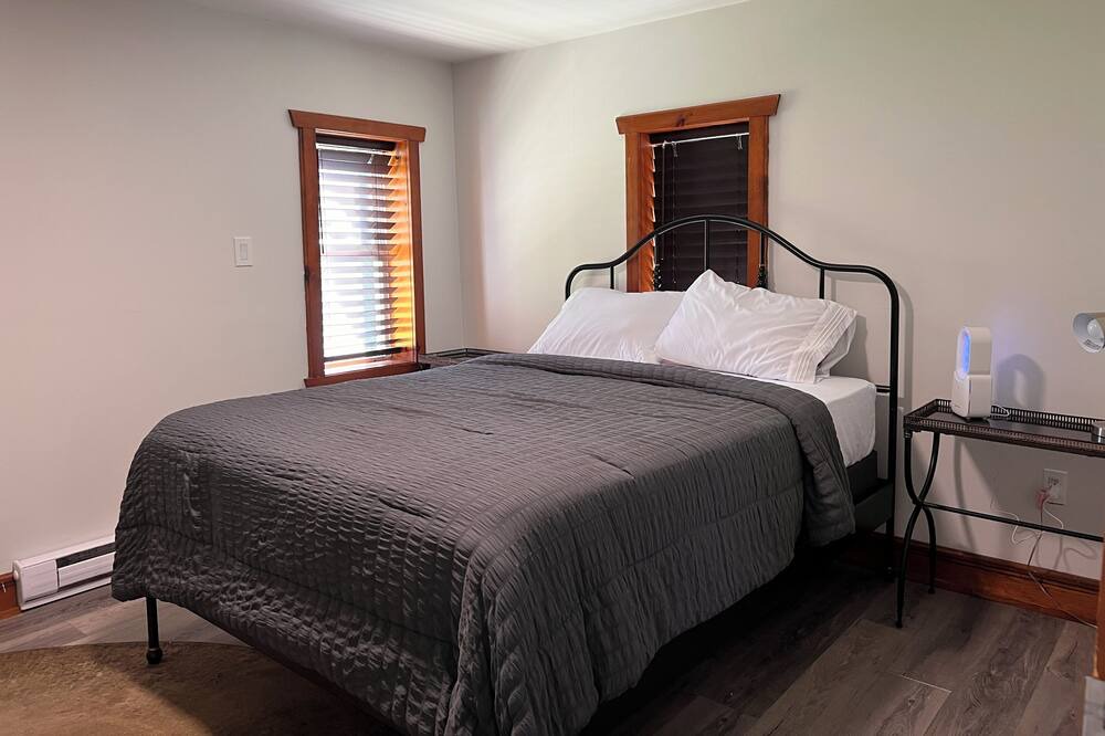 Photo of Bedroom in Oro-Medonte