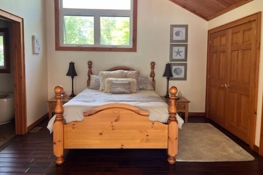 Photo of Bedroom in Georgian Bay