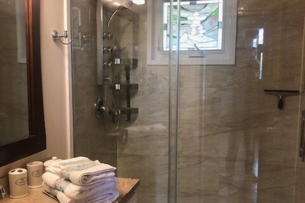 Photo of Bathroom in Georgian Bay