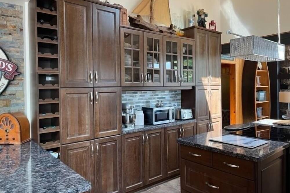 Photo of Kitchen in Georgian Bay