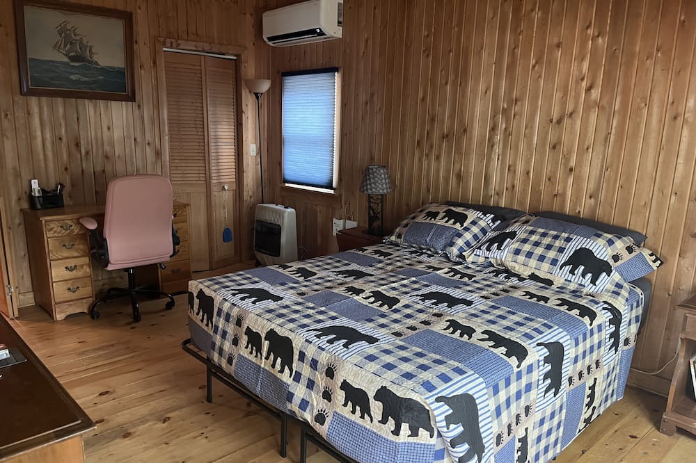 Photo of Bedroom in Baileyville