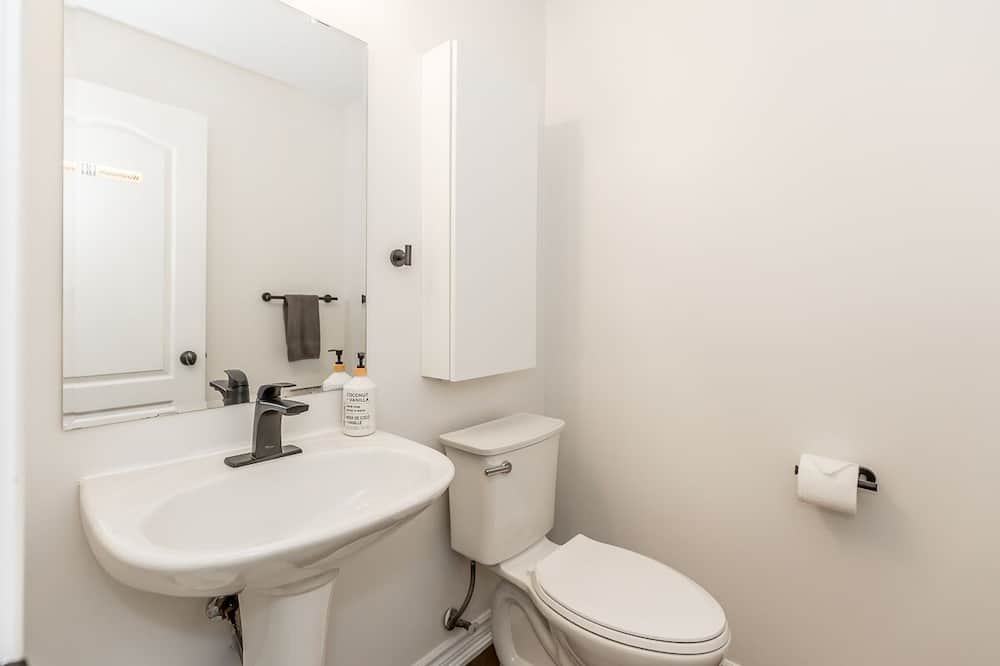 Photo of Bathroom in Unionville