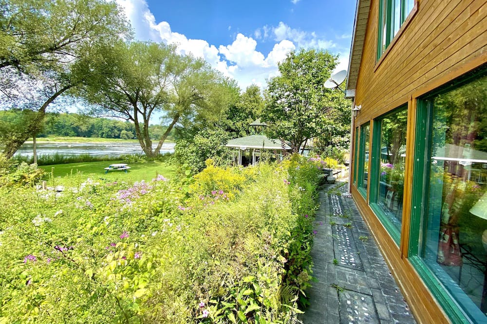 Photo of Outdoor in Saint-Nicephore