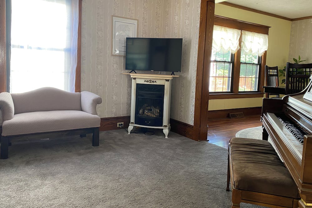 Photo of Livingroom in Albion