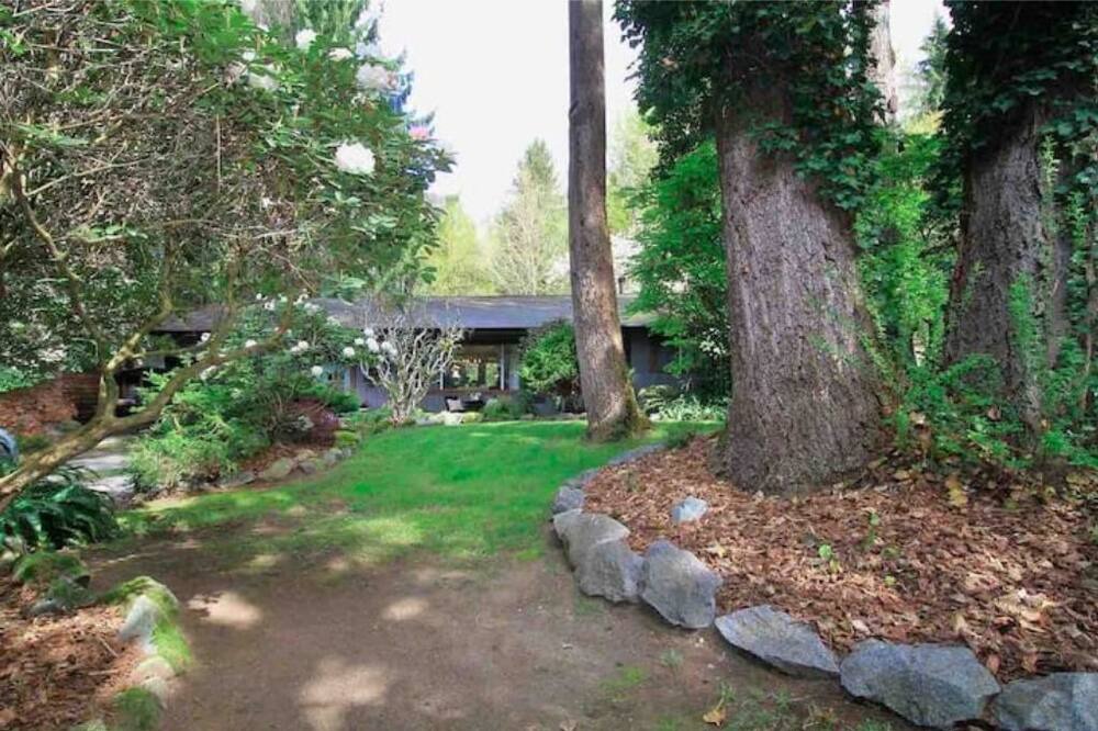 Photo of Outdoor in Maple Ridge