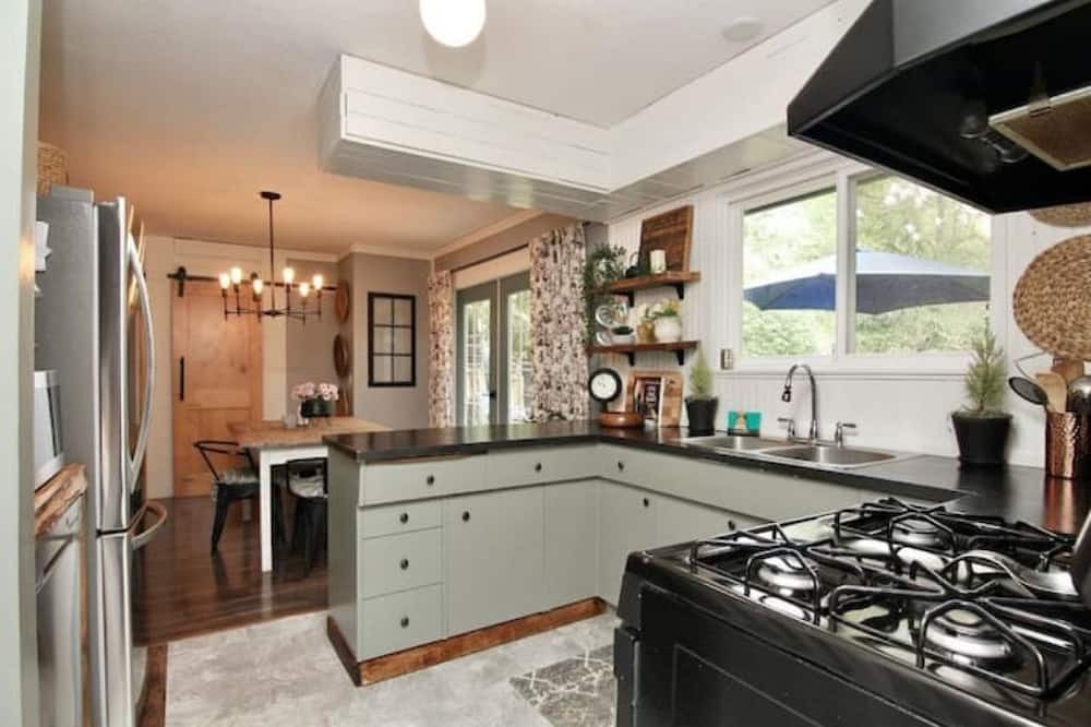 Photo of Kitchen in Maple Ridge