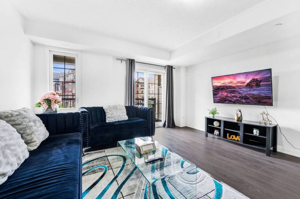 Photo of Livingroom in Durham Region