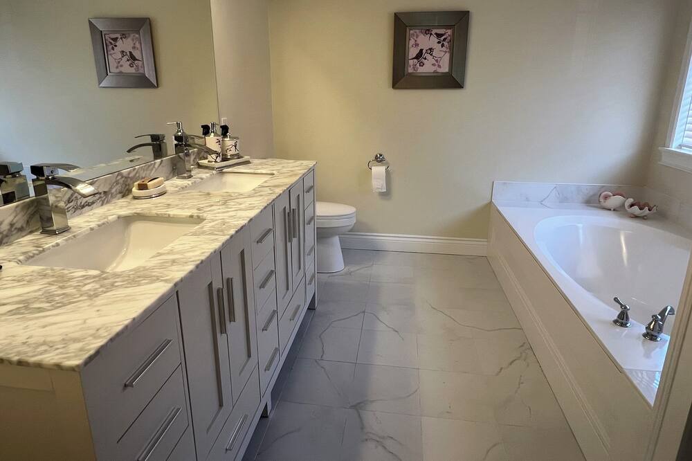 Photo of Bathroom in Unionville