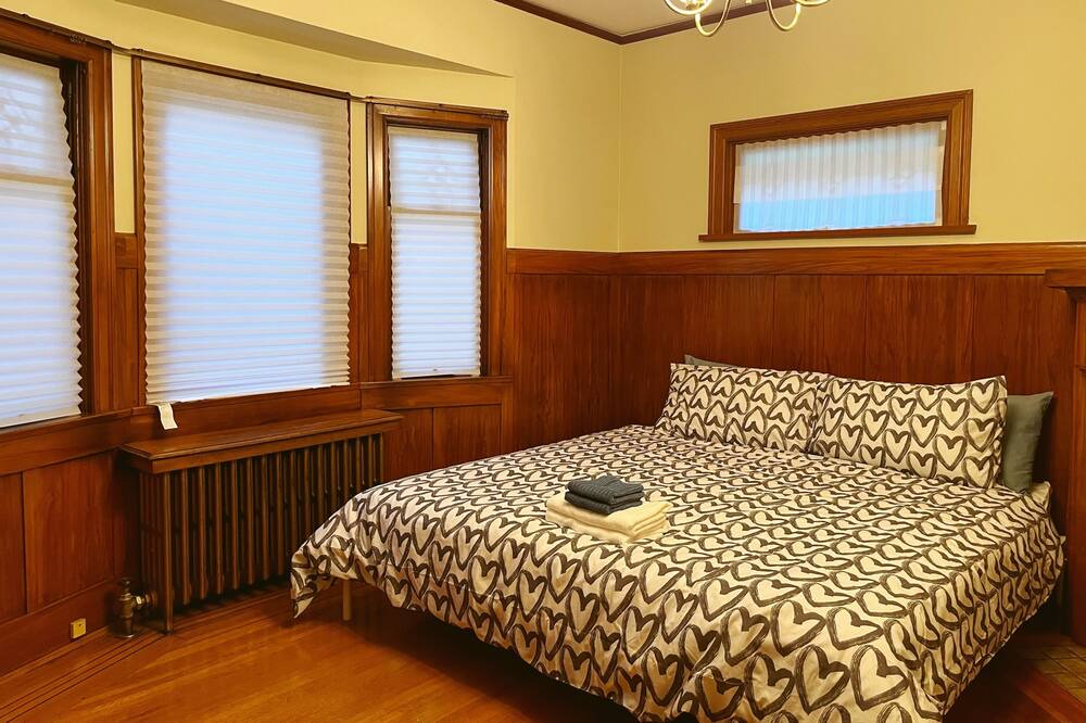Photo of Bedroom in Kerrisdale