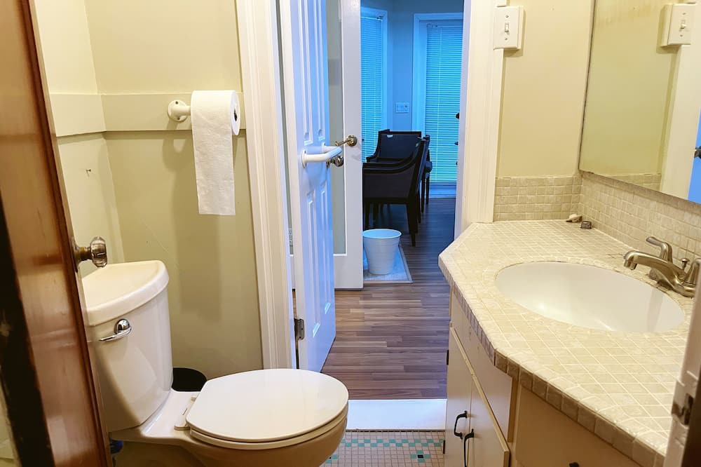 Photo of Bathroom in Kerrisdale