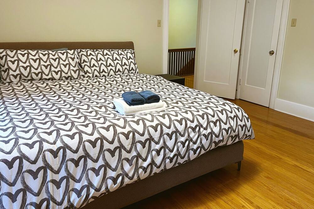 Photo of Bedroom in Kerrisdale