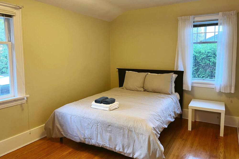 Photo of Bedroom in Kerrisdale