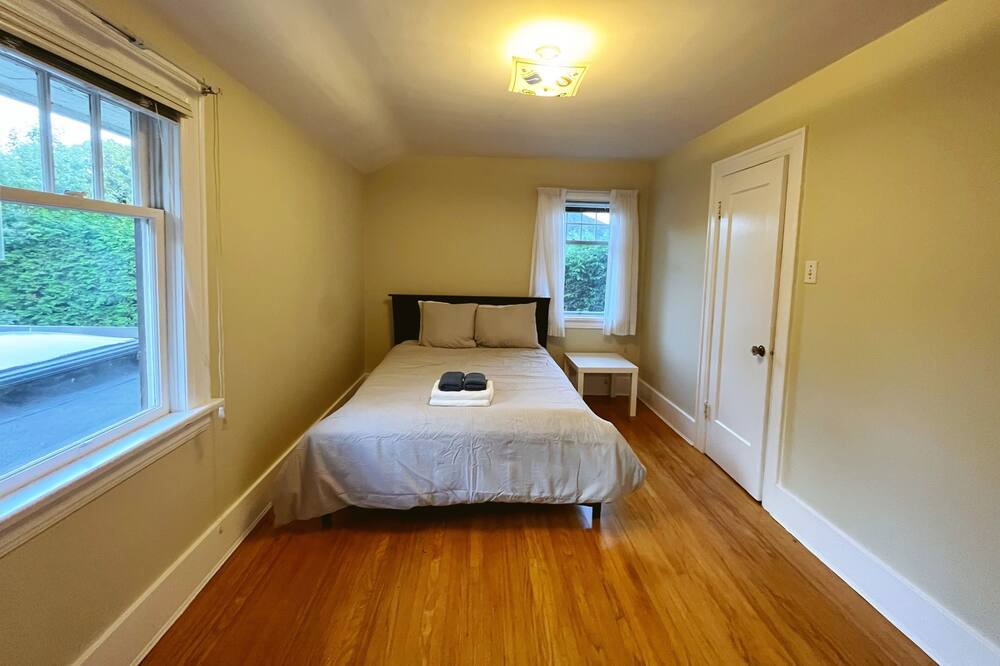 Photo of Bedroom in Kerrisdale
