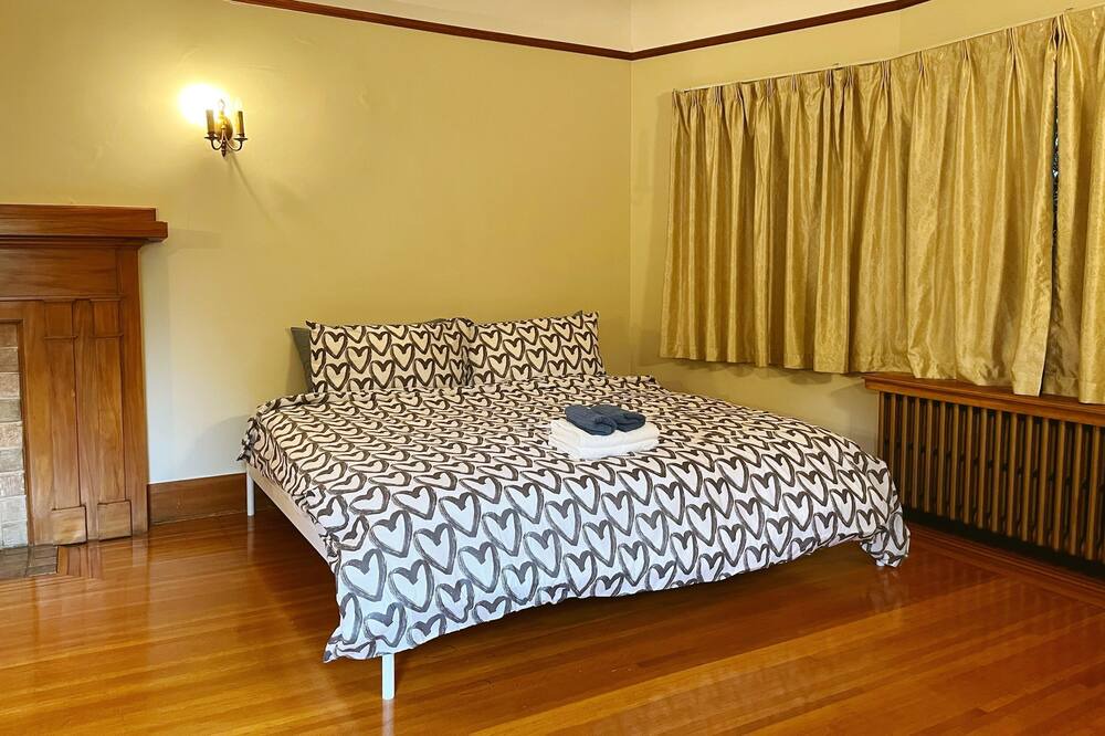 Photo of Bedroom in Kerrisdale