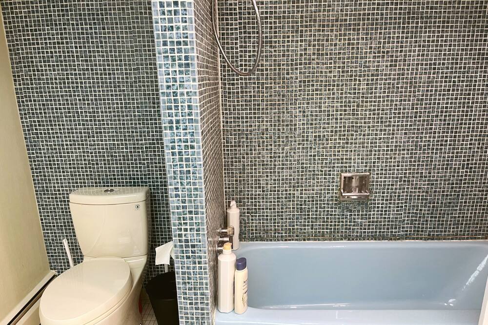 Photo of Bathroom in Kerrisdale