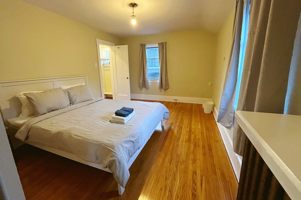 Photo of Bedroom in Kerrisdale