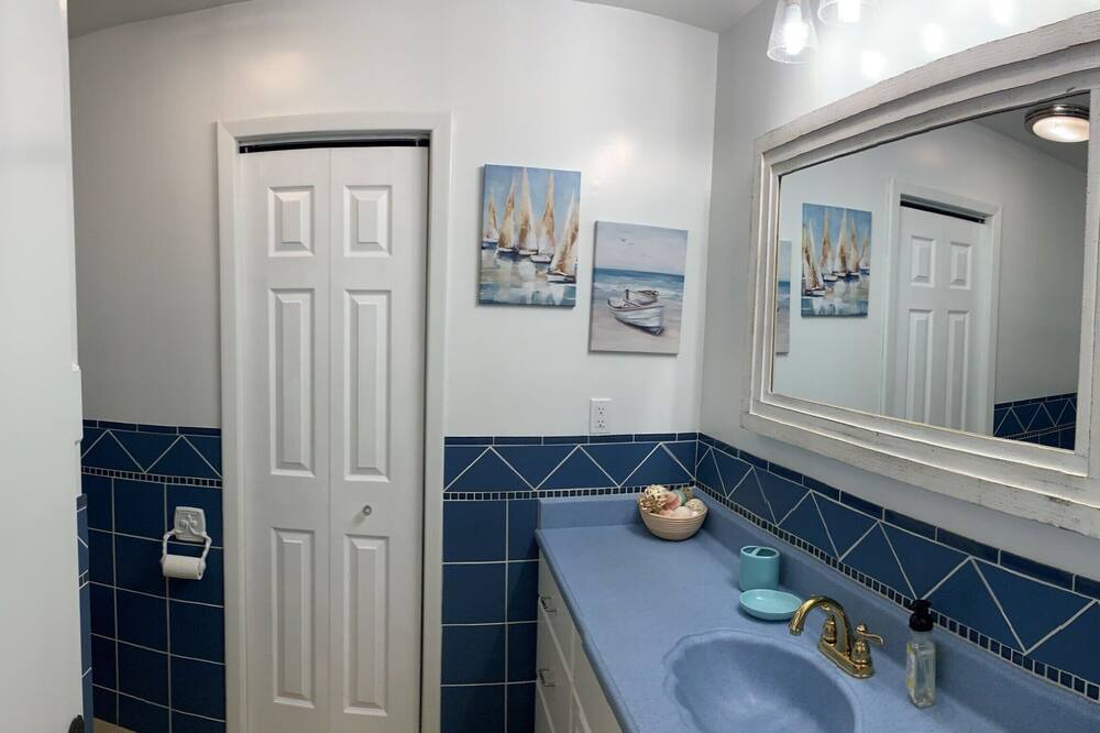 Photo of Bathroom in Vermilion
