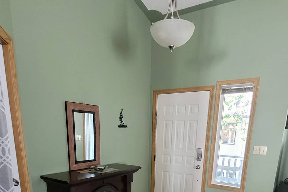 Photo of Livingroom in Whitehorse