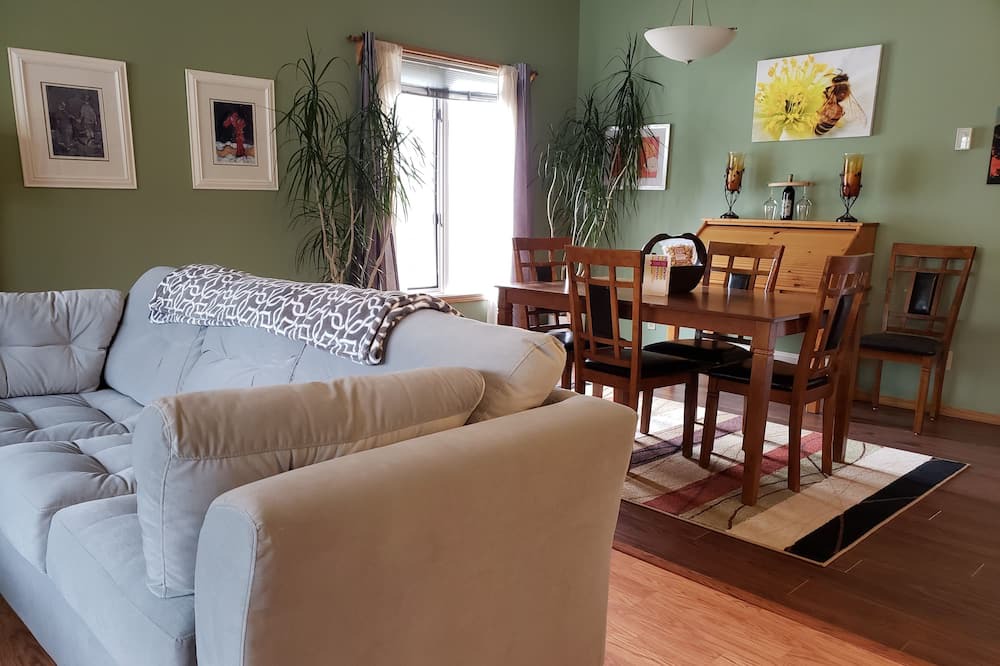 Photo of Livingroom in Whitehorse