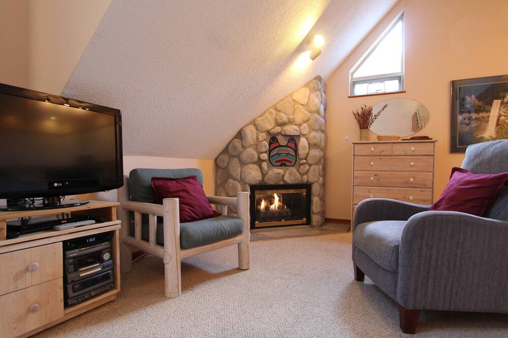Photo of Livingroom in Whistler Creekside