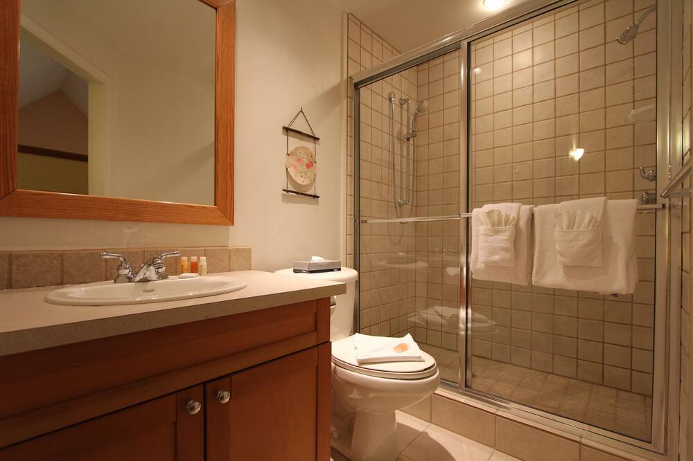 Photo of Bathroom in Whistler Creekside
