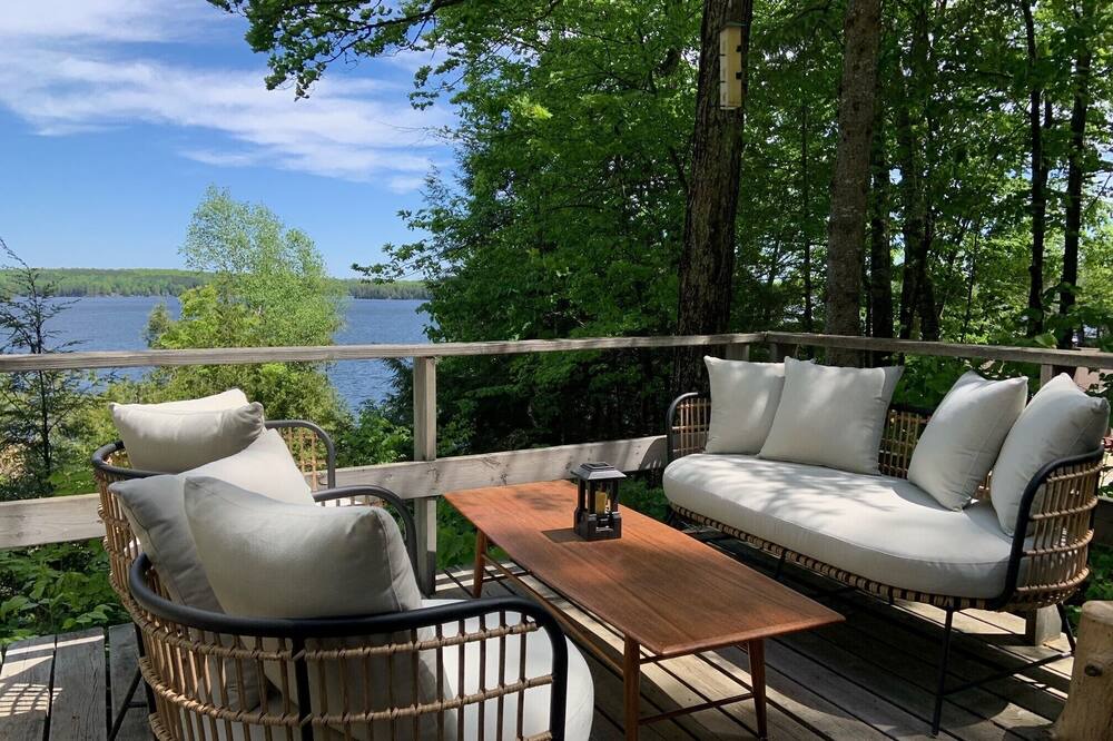 Photo of Patio Balcony in Chandos Lake