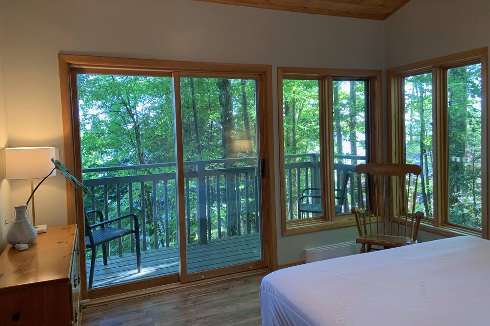 Photo of Bedroom in Chandos Lake